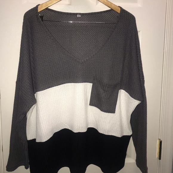 PLUS SIZE Colorblock shirt 💕💕 - Picture 6 of 8